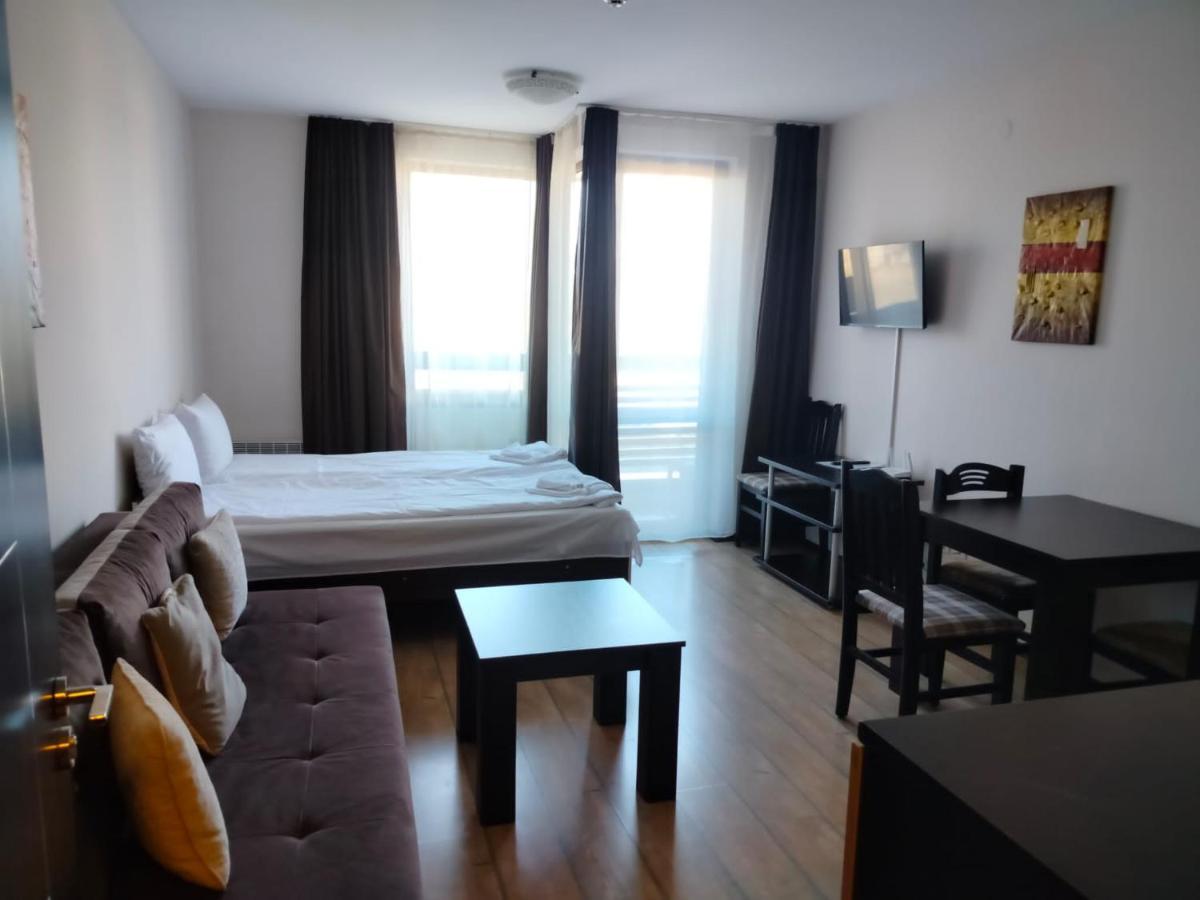 Alpine Lodge Bansko Apartments Bagian luar foto