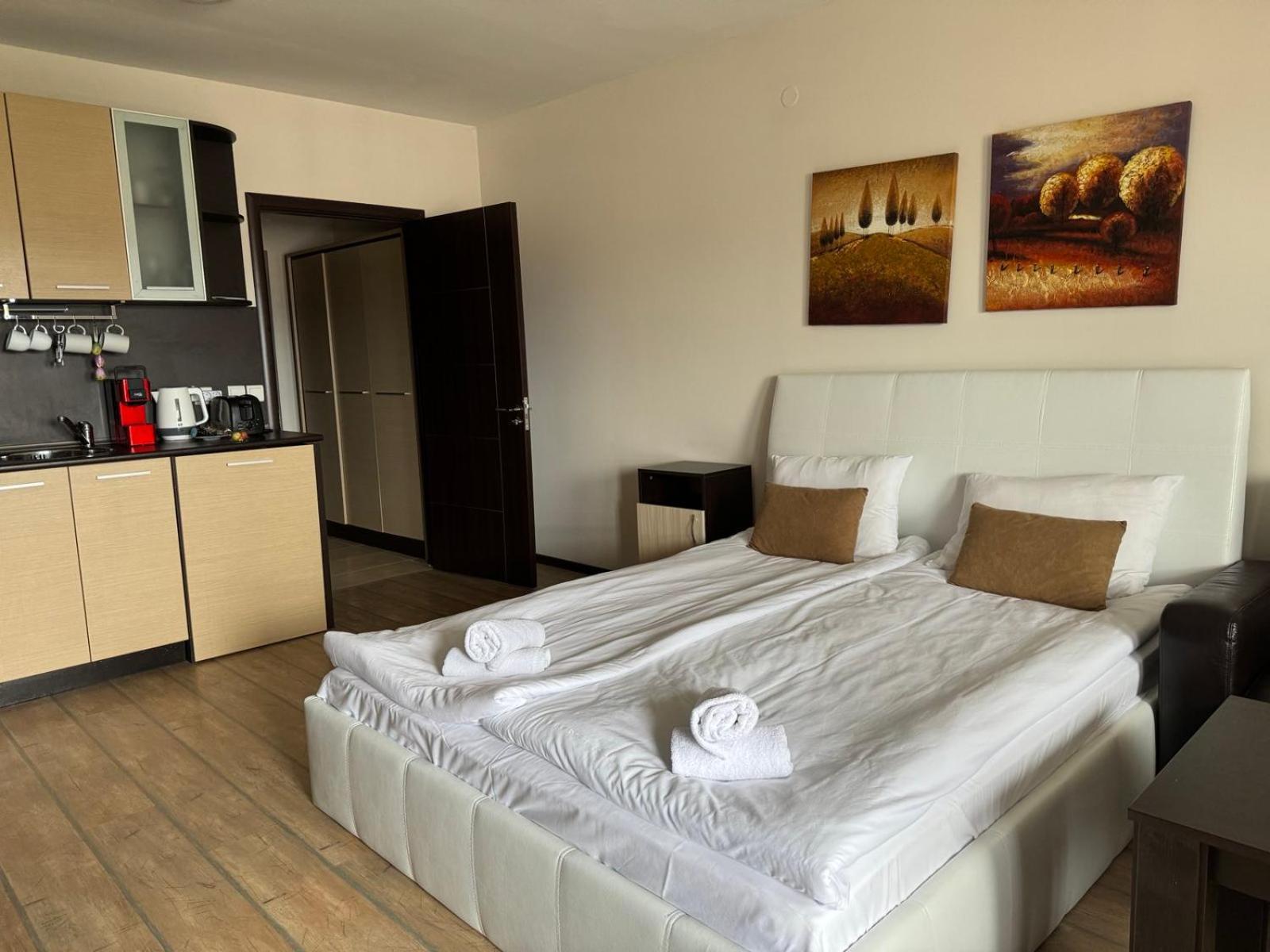 Alpine Lodge Bansko Apartments Bagian luar foto