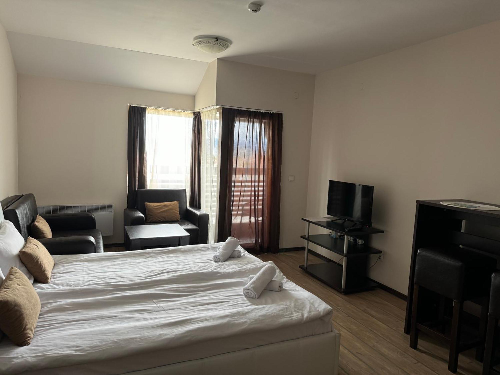Alpine Lodge Bansko Apartments Bagian luar foto
