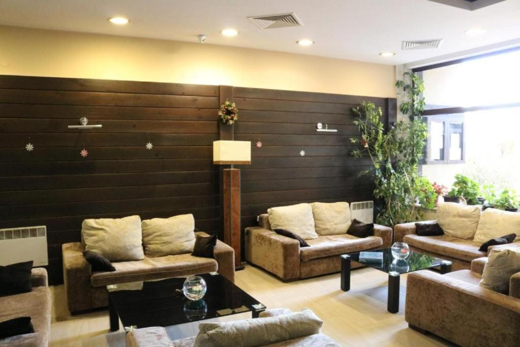 Alpine Lodge Bansko Apartments Bagian luar foto